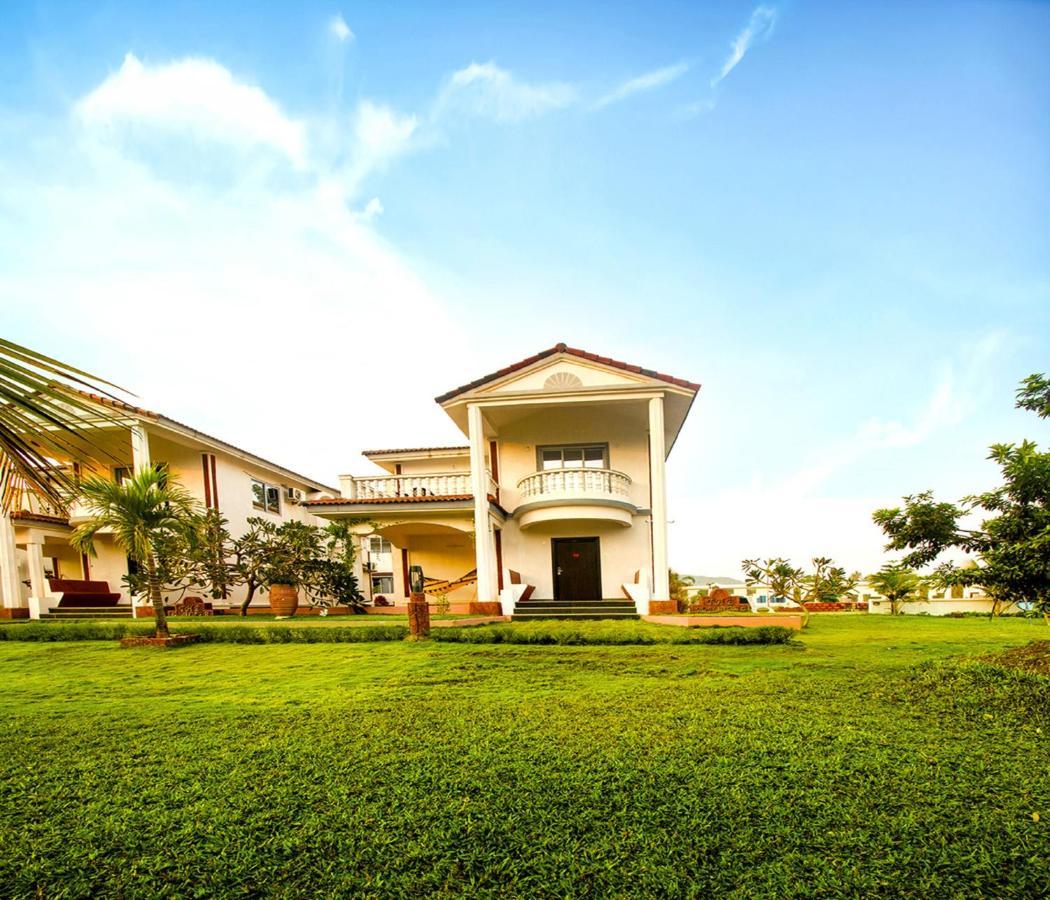 Span Suites & Villa Morjim Eksteriør billede