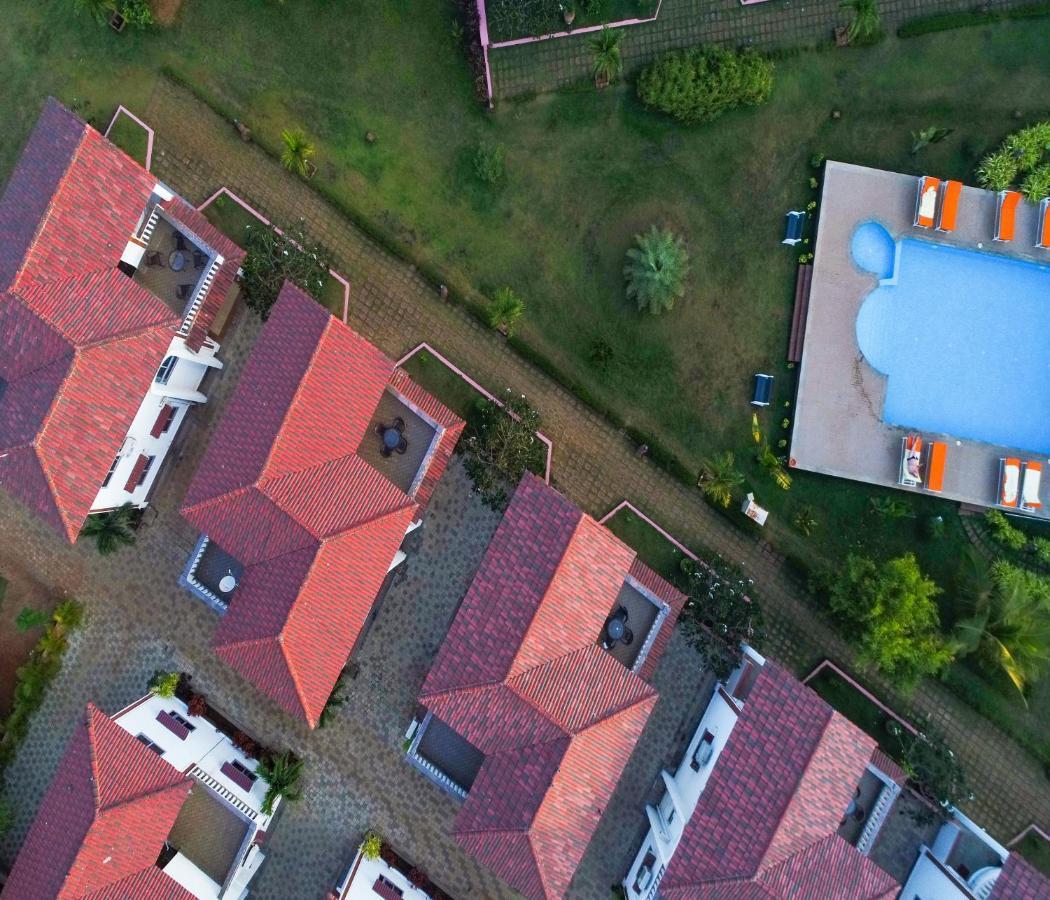 Span Suites & Villa Morjim Eksteriør billede