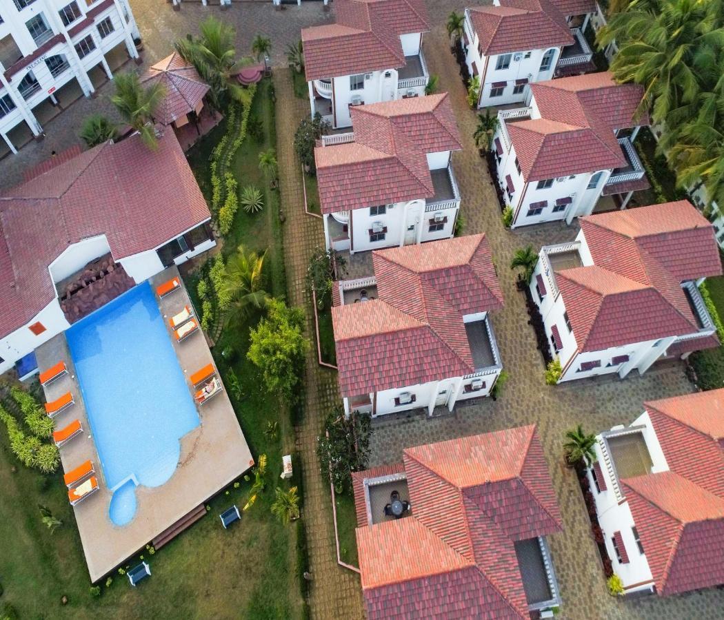 Span Suites & Villa Morjim Eksteriør billede