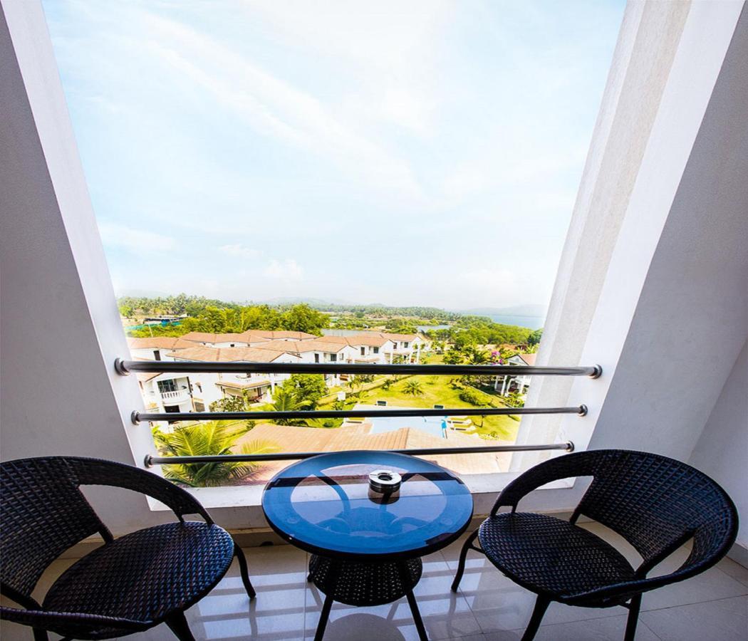 Span Suites & Villa Morjim Eksteriør billede