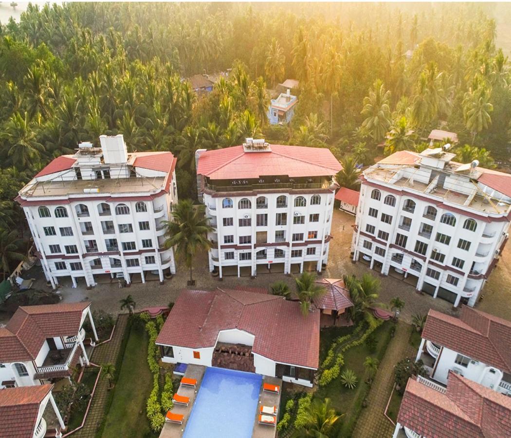 Span Suites & Villa Morjim Eksteriør billede
