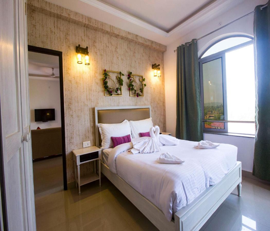 Span Suites & Villa Morjim Eksteriør billede